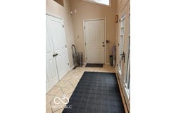 4161 S Summit Lane, Columbus, IN 47201