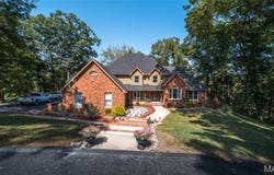 4101 Stoneledge, Godfrey, IL 62035