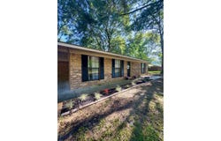 12 Perry Ave, Grenada, MS 38901