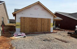 37 Paislynne Ct, Brandenburg, KY 40108