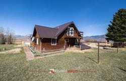 16 Caddis Ln, Cody, WY 82414