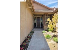 1909 Thomas Taylor DR, Hughson, CA 95326