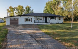 50 Highway Y, Eldon, MO 65026