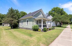 217 W 9th Street, Ottawa, KS 66067