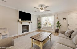 7621 Honey Oaks Rd, Corryton, TN 37721