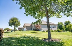 19327 Tomahawk Lane, St Joseph, MO 64505
