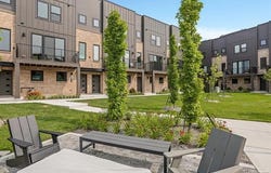 1058 Hampton Circle, Detroit, MI 48207
