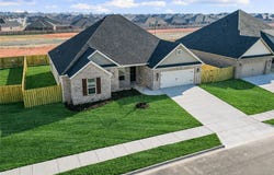 647 Primitivo Avenue, Tontitown, AR 72762