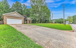 1914 Creekstone Drive, Opelika, AL 36804