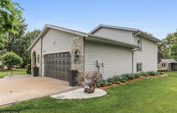 356 James Court, Mahtomedi, MN 55115
