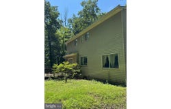 4215 E CAMPBELL ROAD, PENNSBURG, PA 18073