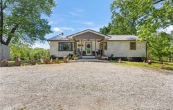 59 Oak Hill Road, Eldon, MO 65026
