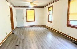 1107 E 5th Ave, Hutchinson, KS 67501