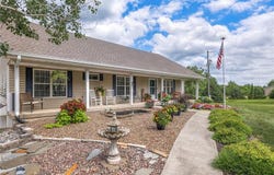 23708 S Southcrest Drive, Peculiar, MO 64078