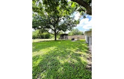 105 West Avenue, Florence, TX 76527