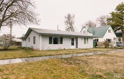 661 SW 3rd St, Ontario, OR 97914