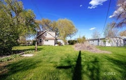 258 N 1st Ave, Forsyth, MT 59327