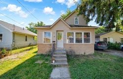 727 Oak Street, Adrian, MI 49221