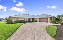 3374 SE Fairway E, Stuart, FL 34997