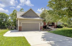 10231 E Windemere Ct, Wichita, KS 67226
