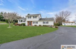 5 Travis Court, Monroe, NJ 08831