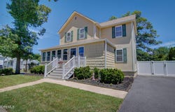 25 Lake Avenue, Helmetta, NJ 08828