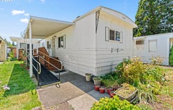 205 S 54TH St, Springfield, OR 97478