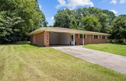 934 Mockingbird, Nacogdoches, TX 75964