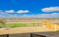 377 Middle Green Loop, Floresville, TX 78114