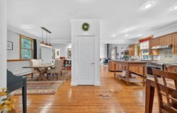 62 Guymard Tpke, Godeffroy, NY 12729