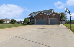 524 Scenic View Avenue, Valparaiso, IN 46385