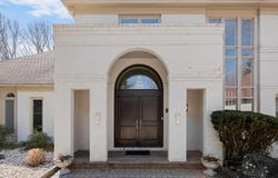 1 LAKE POTOMAC CT, POTOMAC, MD 20854