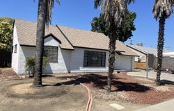 2616 W Iris Avenue, Visalia, CA 93277