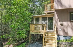 169 Sportsmen Drive, Cresco, PA 18326