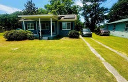 8 Raymond St., Andrews, SC 29510