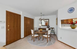 116 E Freistadt Rd, Thiensville, WI 53092
