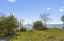 1165 STAGECOACH Circle, LUSBY, MD 20657