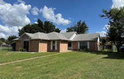 525 Olympus Street, Cedar Hill, TX 75104