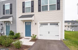 40 SHUBUNKIN RD, INWOOD, WV 25428