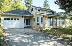 21183 Yale Ave, Shell Rock, IA 50670