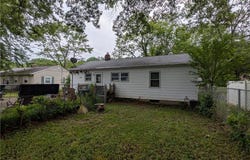 7567 Inland Drive, Olmsted Falls, OH 44138