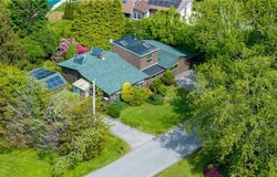 142 Honeyman Avenue, Middletown, RI 02842