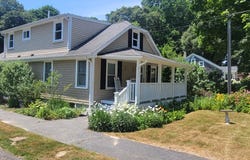 33 Oakwood Avenue, Falmouth, MA 02540