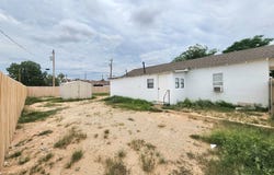 512 E 8th St, McCamey, TX 79752