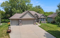 9801 N Donnelly Avenue, Kansas City, MO 64157