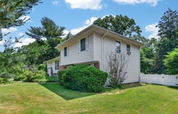 14 Mark Drive, Smithtown, NY 11787