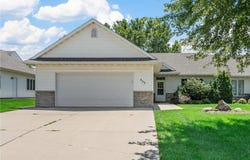 855 22nd Street SE, Owatonna, MN 55060