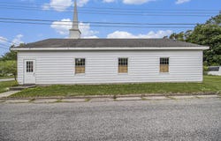 814 E Coffren Avenue, Greenville, MI 48838