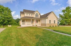 8327 Parkside Drive, Grand Blanc, MI 48439
