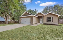 8445 Rynes Cir, Navarre, FL 32566